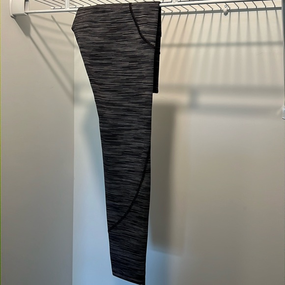 Black Leggins With Pockets - Picture 1 of 9